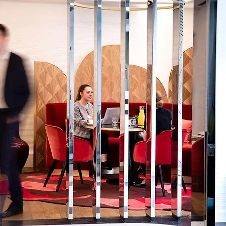 Victor Hugo Kléber Hotel Paris