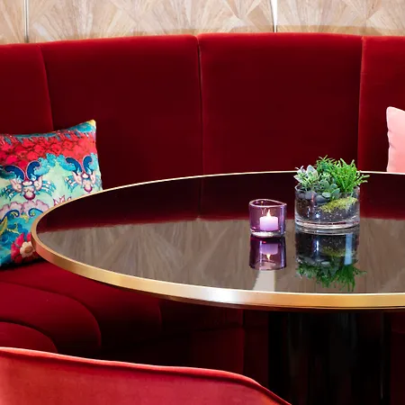 Hotel Victor Hugo Kléber 4*