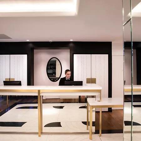 Victor Hugo Kléber Hotel