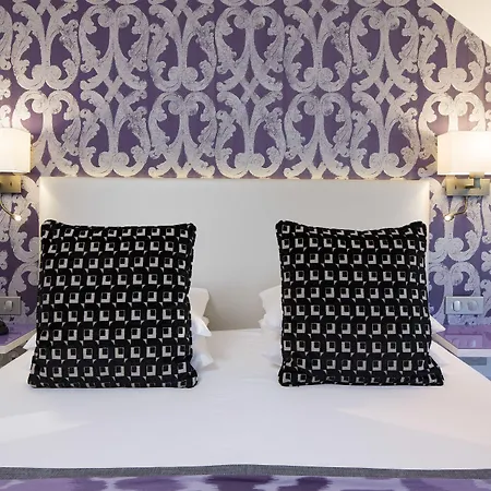 Victor Hugo Kléber Hotel