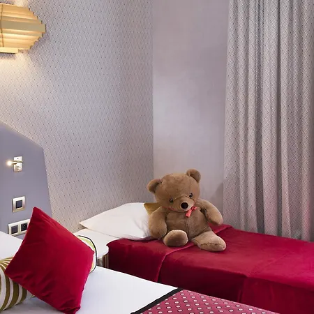 Victor Hugo Kléber Hotel