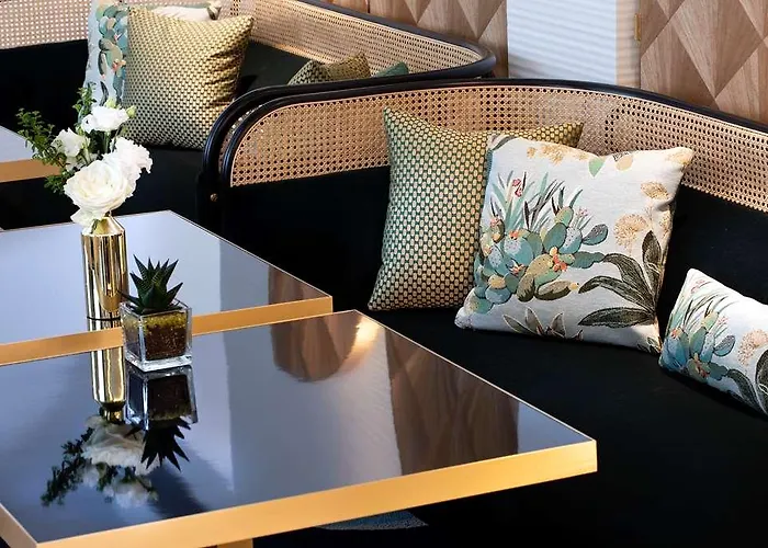 Victor Hugo Kleber Hotel