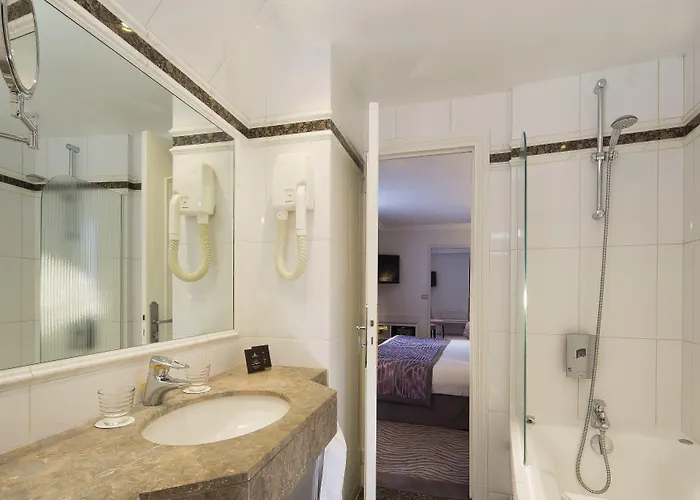 Victor Hugo Kleber Hotel 4*