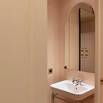 Hotel Victor Hugo Kleber 4*