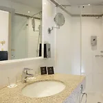 Hotel Victor Hugo Kleber Paris