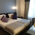 Victor Hugo Kleber Hotel Paris