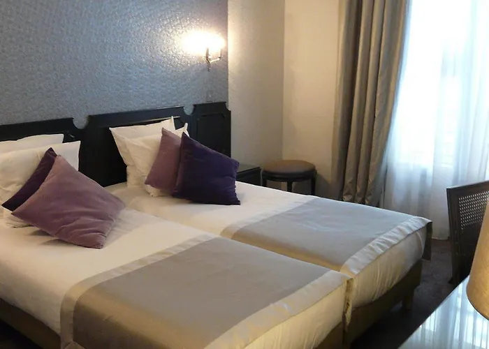 Victor Hugo Kleber Hotel Paris