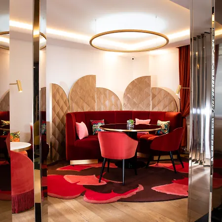 Victor Hugo Kleber 4* Parijs