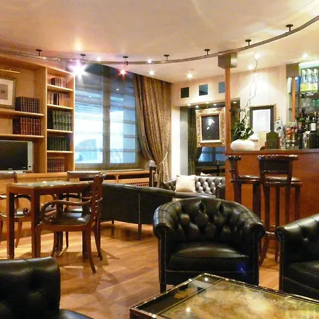 Hotel Victor Hugo Kléber 4*