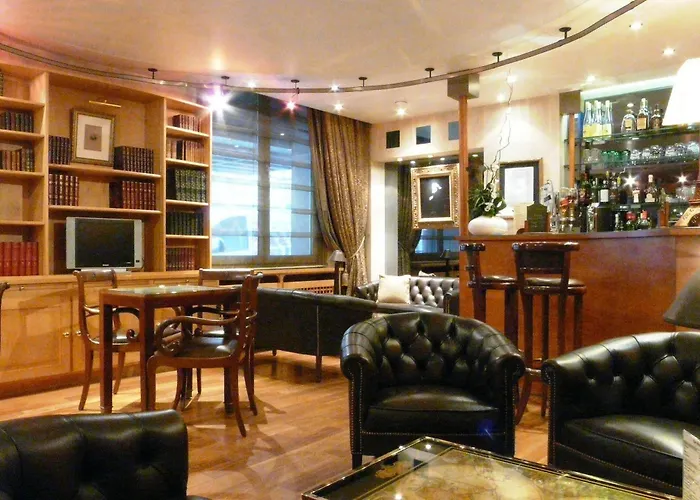 酒店 巴黎克莱贝尔维克多雨果酒店 4*